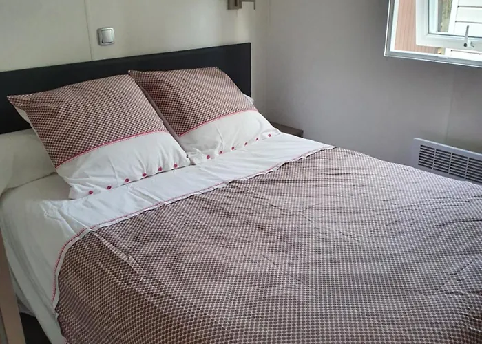 Mobil-Home Camping 4**** La Marine